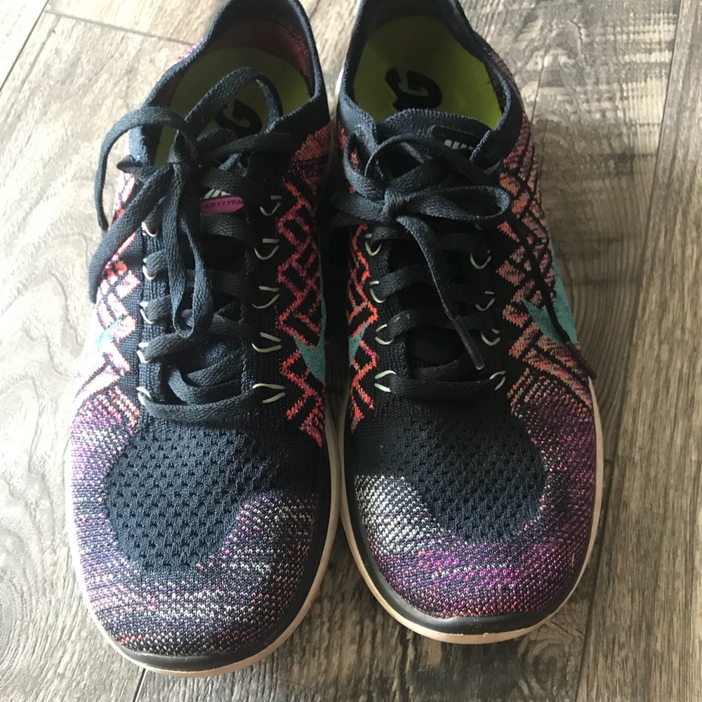 Women’s Nike sneakers